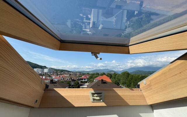 With balconies and mountain views on Meletyan 5a Flat