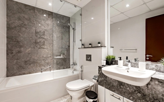 Stylish 1BR at Meera Tower Apartments