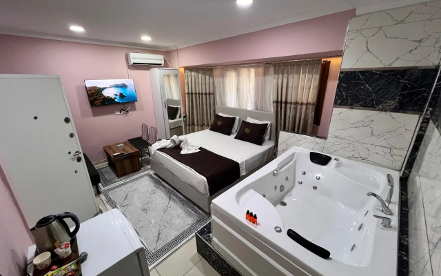 Istanbul Palace Hotel