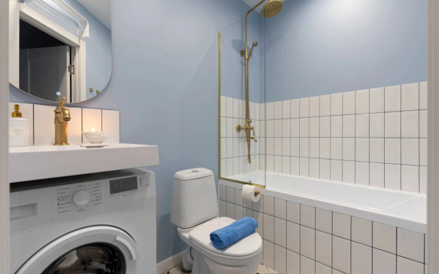 Дизайнерская квартира студия 4flats A LA RUS в ЖК Галактика Премиум — стиль и комфорт у центра Санкт-Петербурга