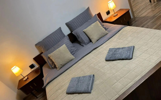 Uyutnaya Kvartirka U Naberezhnoy Apartments