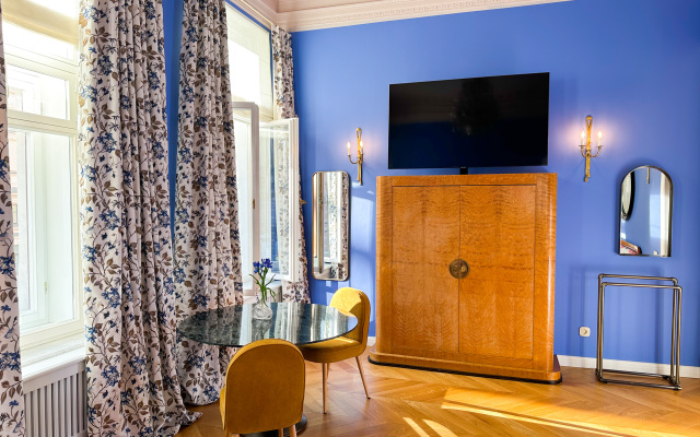 Апартаменты Эксклюзивная квартира Уголок Парижа