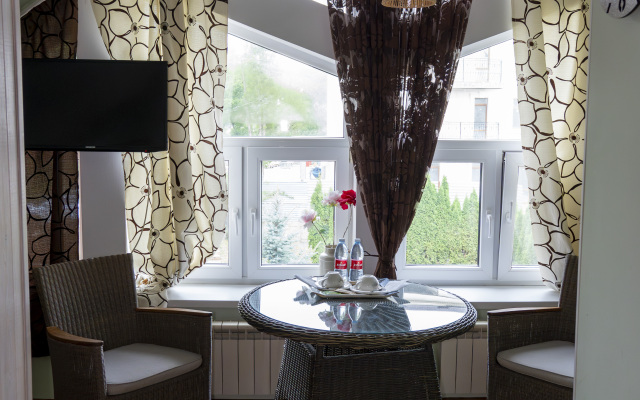 Zolotoj  Gus' Guest House