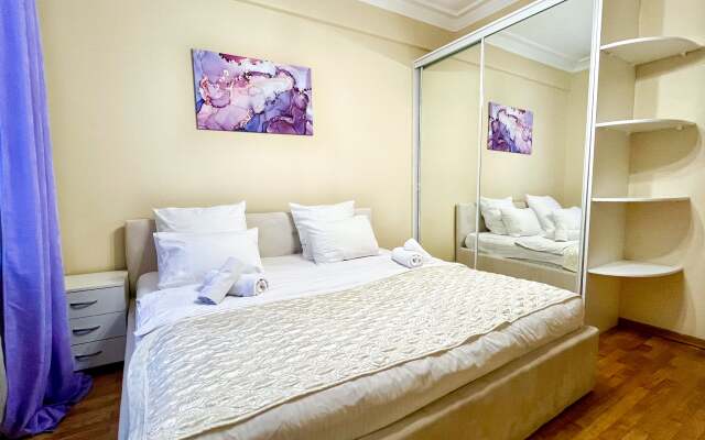 Квартира 3-Ком Квартира у Экспоцентра БонАпарт