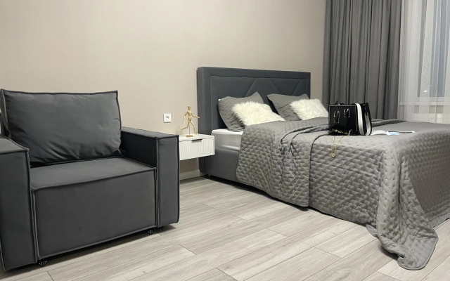 Loft V Elitnoy Novostroyke V Tsentre U Parka Flat