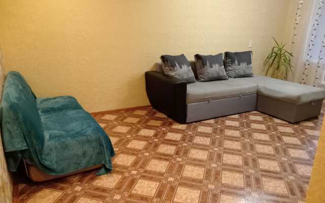 Квартира Двухкомнатная на Героев Танкограда 65