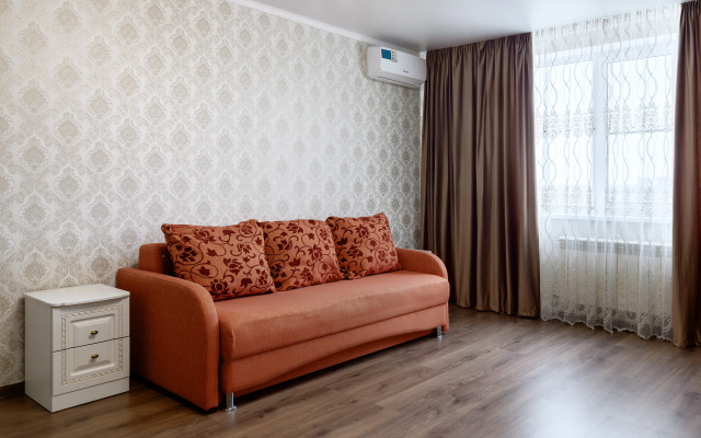Uyutnaya dvukhkomnatnaya kvartira v Batayske Flat