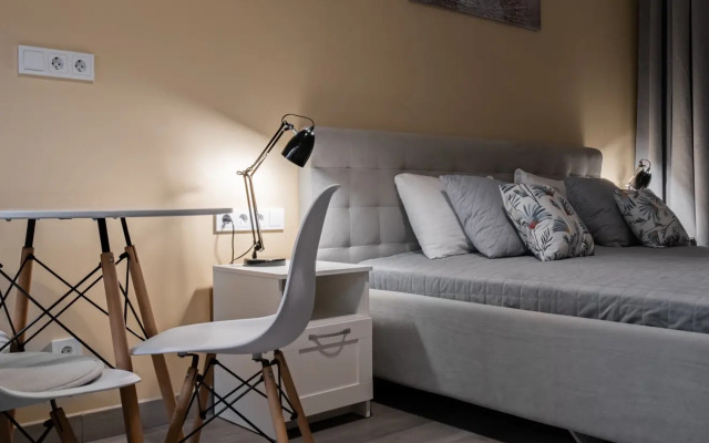 Апартаменты Современная Студия с Новым Ремонтом Для Троих Гостей