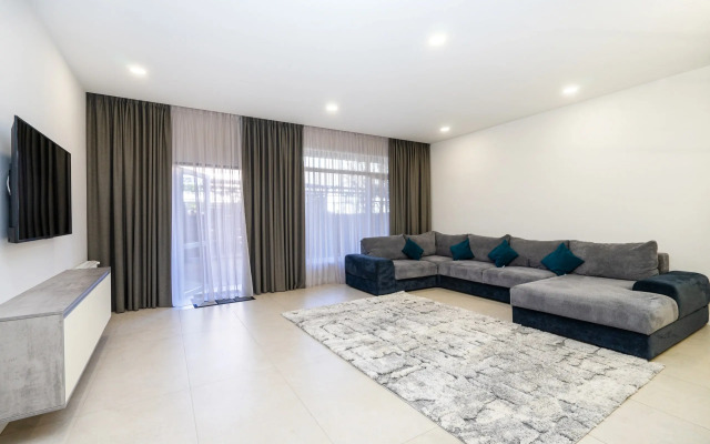 Uyutny Taunkhaus V Tsentralnom Rayone Sochi Private House