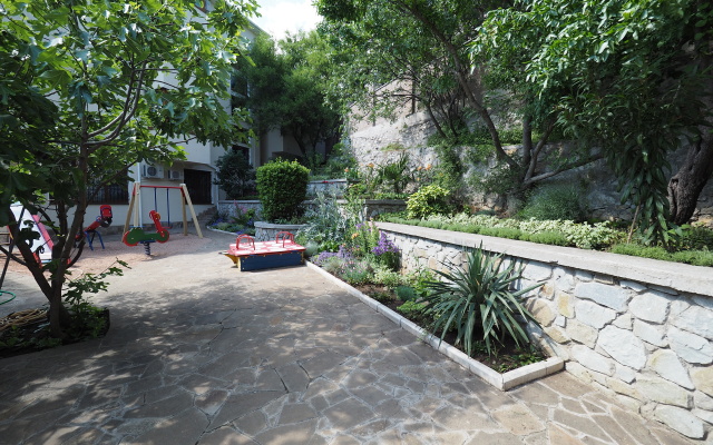 Peyzazh Guest House
