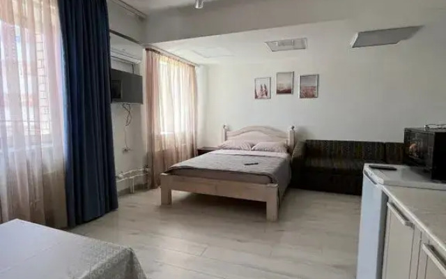Na Ulitse Sakhyyanovoy 23 Flat