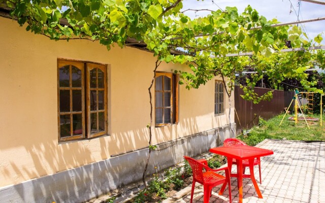 Amina Beach Guest House