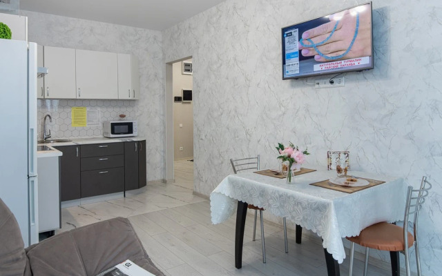 Квартира от компании Хоум Отель на Ново- Садовой 106Г