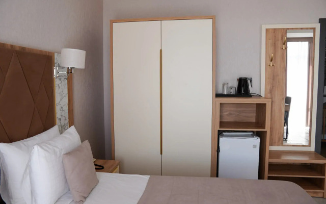 Yason Hotel