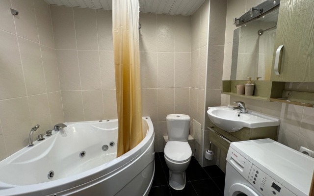 Na Ulitse Sofyi Kovalevskoy 4 Flat