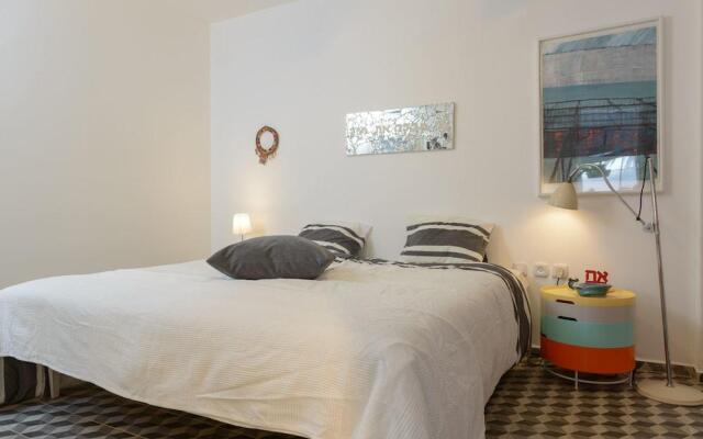 Vintage & Chic With Patio By Feelhome Apartments