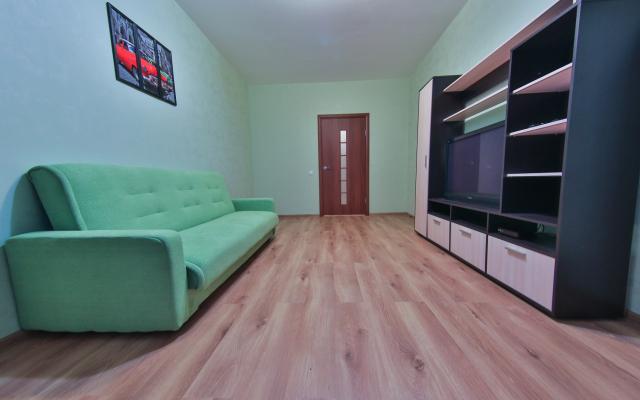 Апартаменты Двухкомнатная Квартира на Космонавте