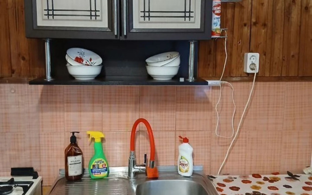 Частный Дом в Центpе Дeревни Взвад