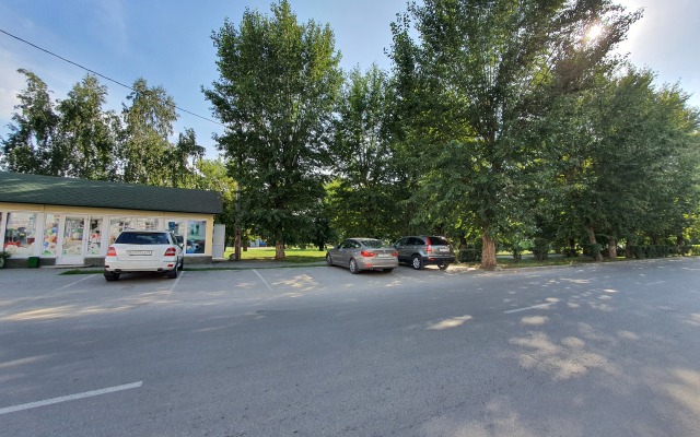Prospekt Kalinina u ploschadi Oktyabrya flat