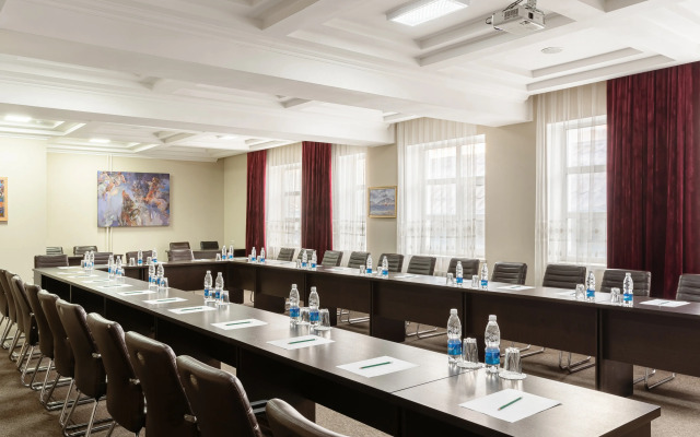 Soluxe Hotel