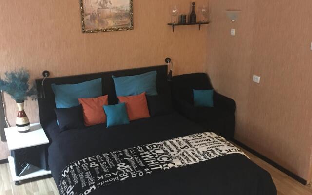 Dvushka u Semimostya Flat