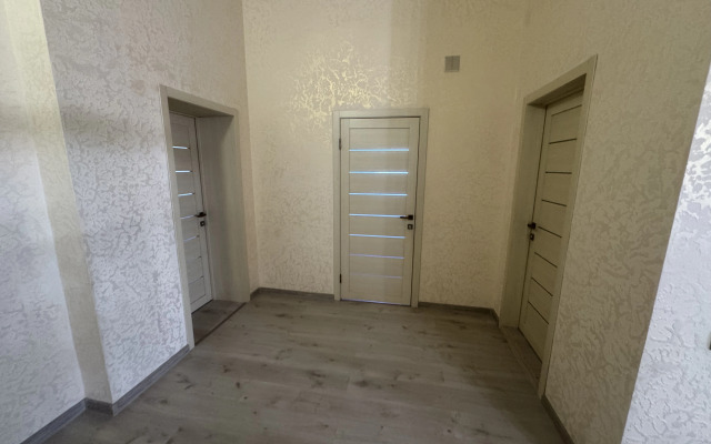 Pjatikomnatnyje V Taunkhause Na Bannom Apartments