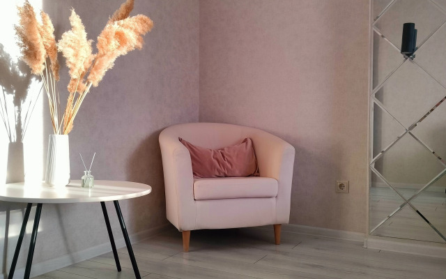 Na Sevastopolskoy Ulitse 9A Flat