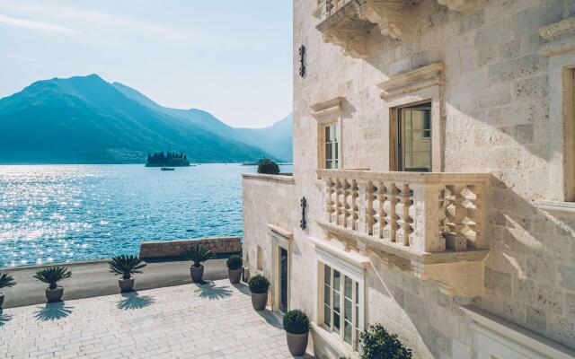 Heritage Grand Perast