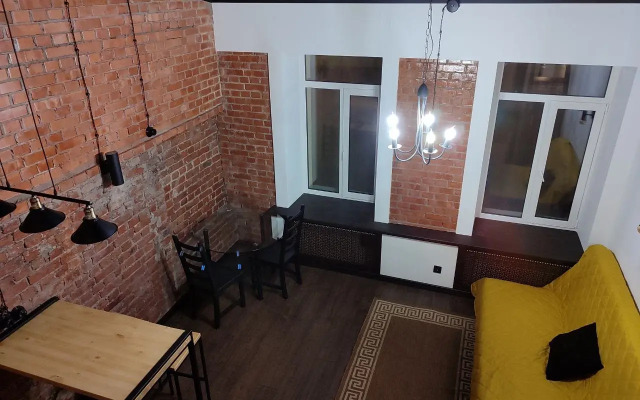 Dvukhetazhnaya Studiya - Loft Flat