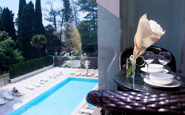 Apartment 24 with pool view