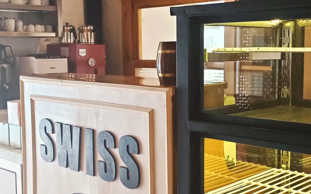 Swiss Eviniz Hotel
