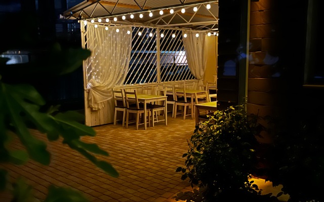 Na Pontiyskoy 16 Guest House