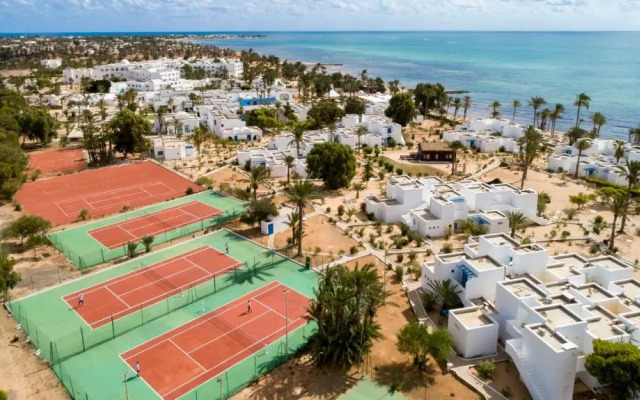 Hari Club Beach Resort
