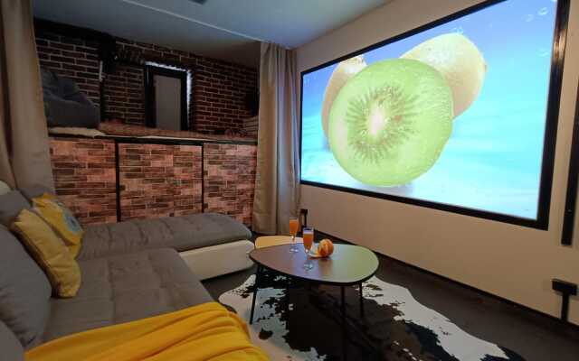 Kino Apartament Na Komsomolskoy Apartments