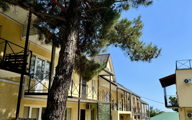 Prostornye i Komphortnye y Morya do 10 chelovek v H.Betta Apartments
