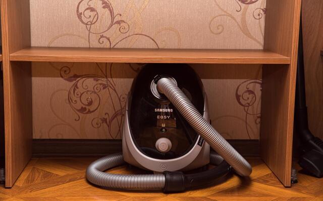 Krasavitsa V Tsentre U Zhd Vokzala Flat