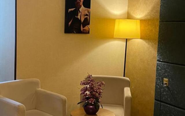 Hotel Grand Mirror
