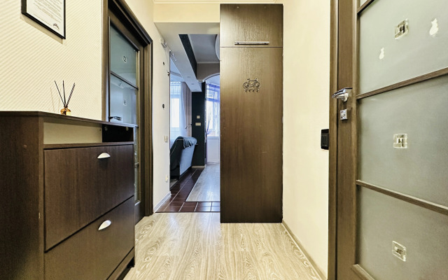 Uyutnaya studiya u Permskogo zooparka Flat