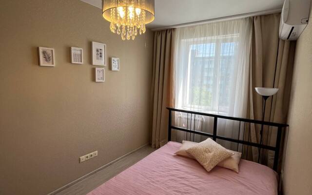 2-Kh Komn. Na Naberezhnoy Apartments