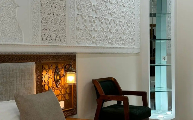 Emerald Hotel