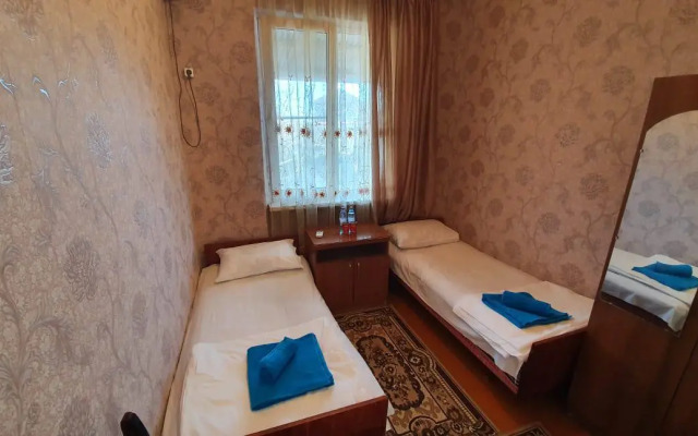 Uyut Guest house
