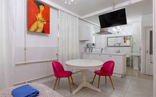 Апартаменты-дизайн  leohotels на Марата, 41