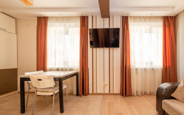 Апартаменты на Романа Брянского 8/1