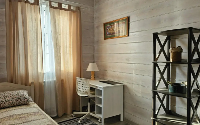Uyutny "Zhiva" Private House