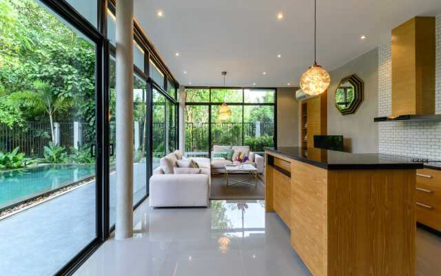 Tropical Paradise Villa with Large Pool Villa