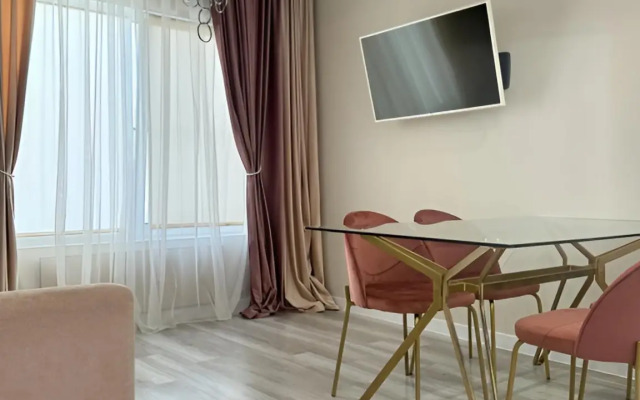 100 Kvadratov s Dizaynerskim Remontom Private House