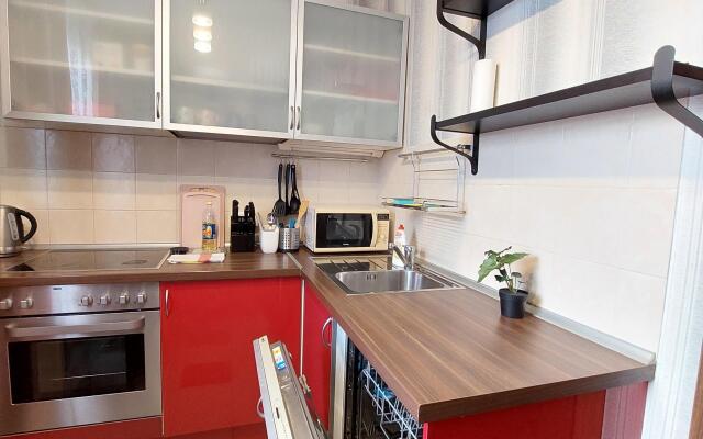 Ryadom s Nakhimovskim Prospektom Flat