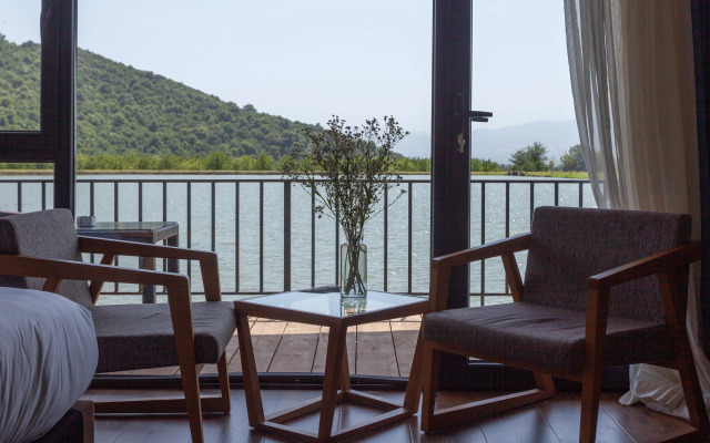 Курортный отель Moretoni Lake