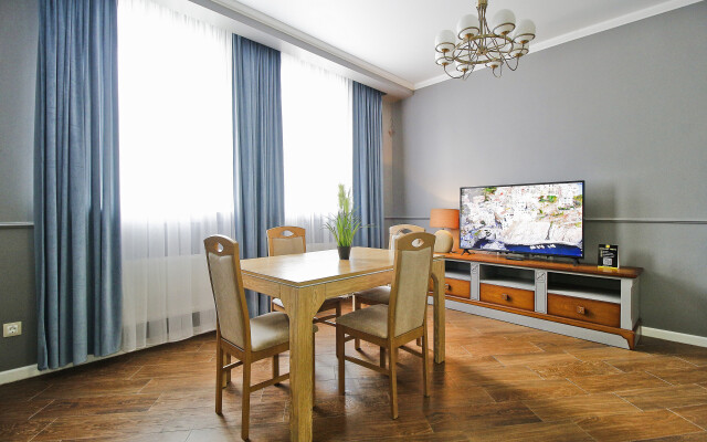 Апартаменты Комсомольский 7