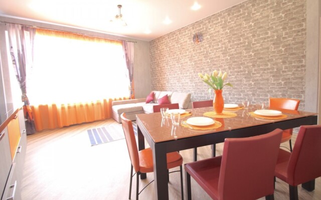Kvartira Uyutnaya Treshka V Tsentre Apartments